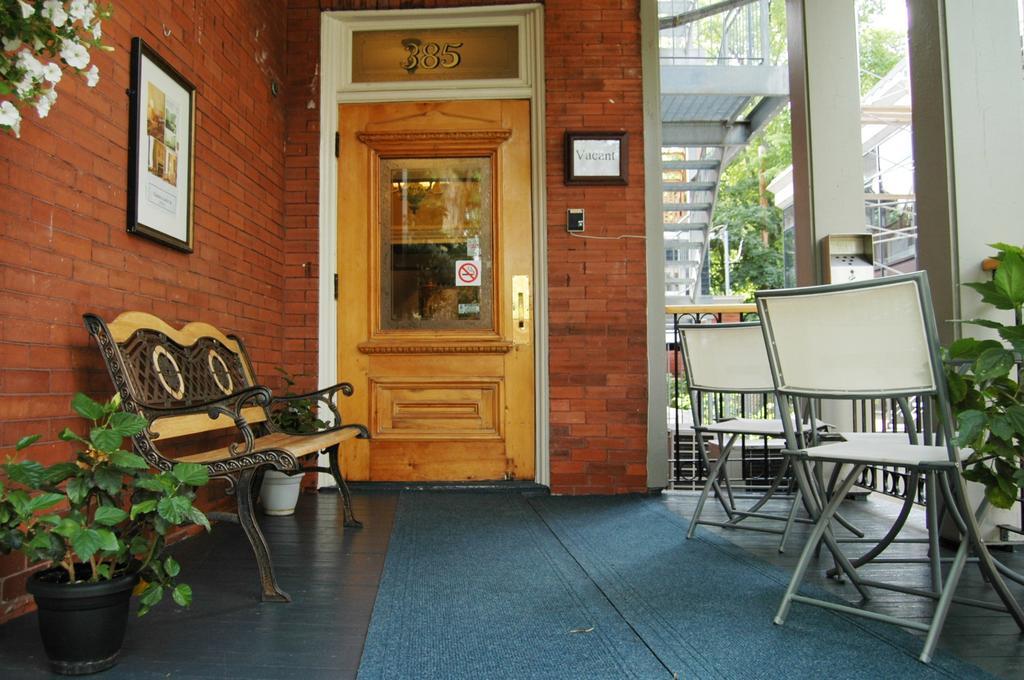 Manoir De La Tour Hotel Quebec City Exterior photo